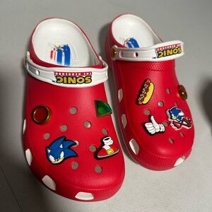 Crocs brand Sonic The Hedgehog Classic Clogs with themed jibbitz mens 10 w 12